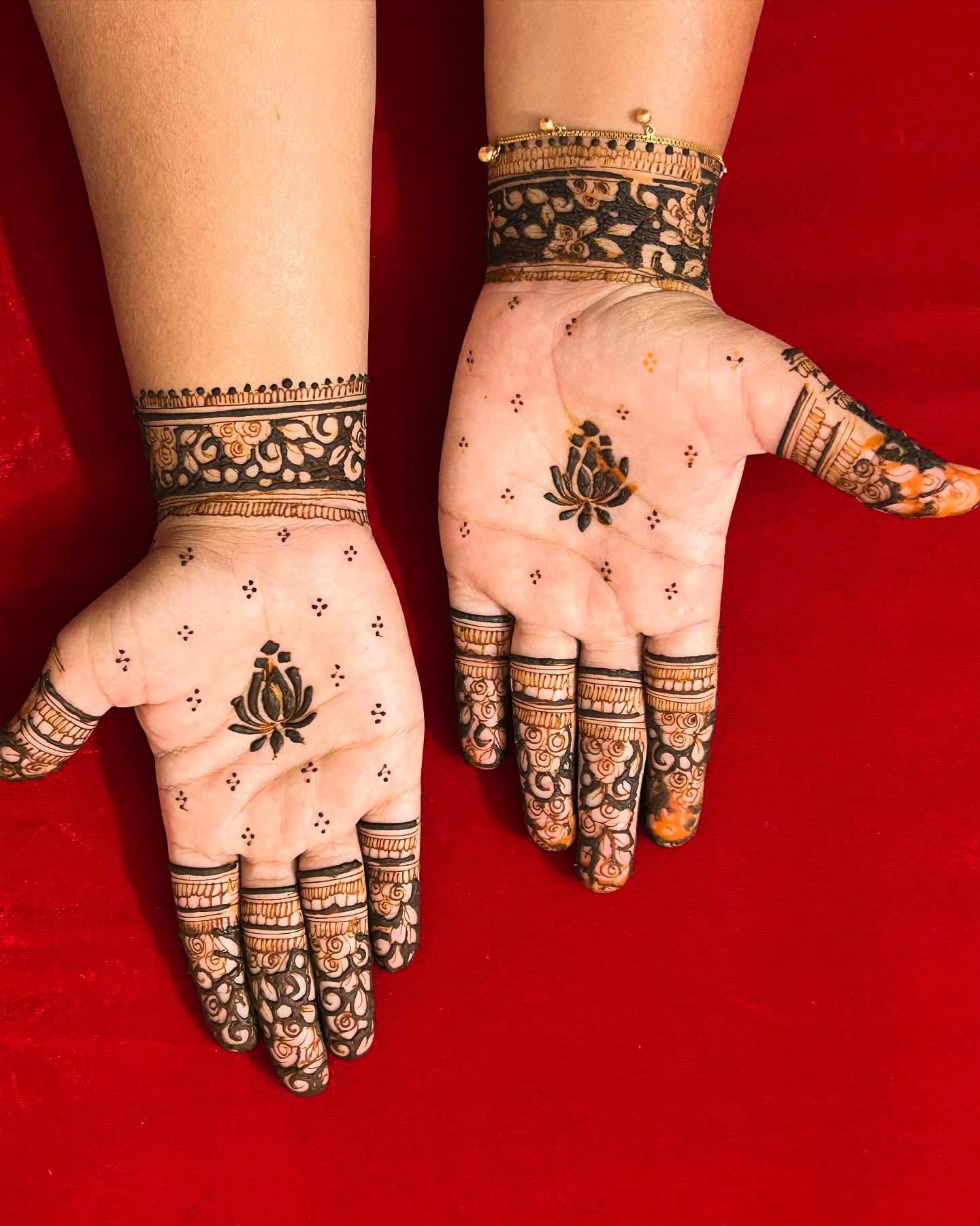 Minimal Mehndi Design