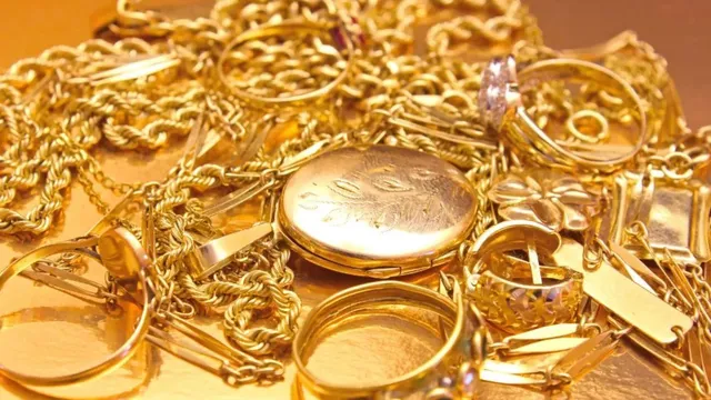 lokayukta-police-raids-retired-mp-pwd-engineers-premises-seizes-gold-worth-crores-cash-assets-17-tonnes-of-honey