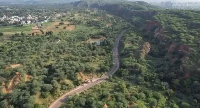 gurugram-news-sc-suspends-work-on-10000-acre-aravalli-safari-petitioners-cite-environmental-wildlife-concerns