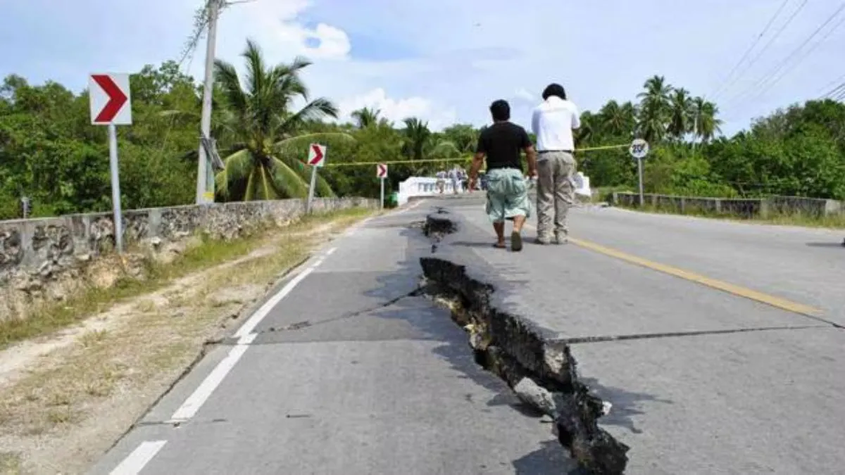 philippines-earthquake-latest-updates-7-6-magnitude-tremors-strike-southern-region-tsunami-death-toll-video