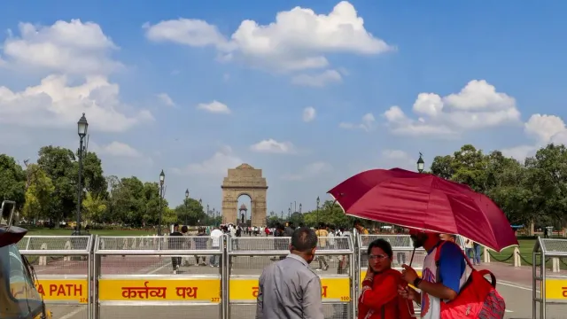 delhi-ncr-weather-clear-skies-expected-today-rising-temp-stall-national-capital-winter-onset-imd-forecast