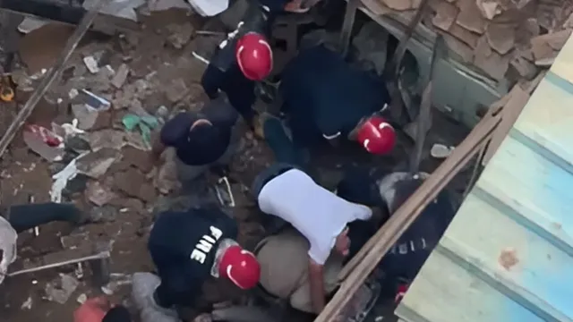 delhi-several-trapped-two-rescued-after-twostorey-building-collapses-in-uttam-nagar-ndrf-on-site