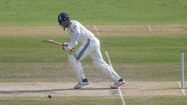 india-vs-west-indies-2nd-test-yashasvi-jaiswal-run-out-india-post-4274-at-lunch-shubman-gills-fifty-against-wi-vs-ind-in-delhi