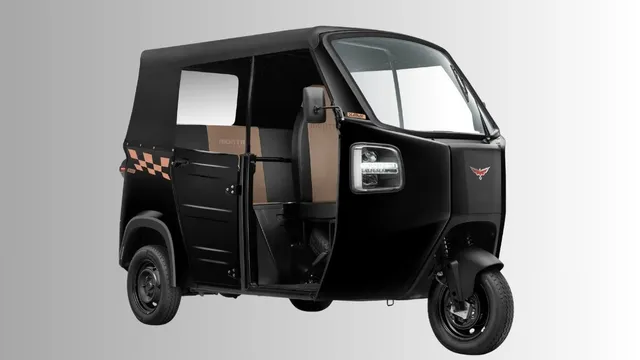 new-montra-electric-super-auto-launched-with-160km-range-connected-tech-and-more