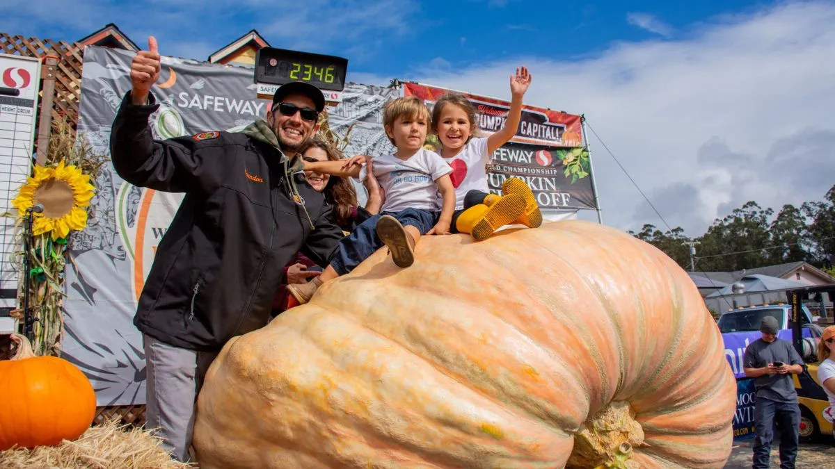 world-biggest-pumpkin-competition-us-engineer-grows-1064-kg-of-gourd-in-5-years-gets-prize-in-millions