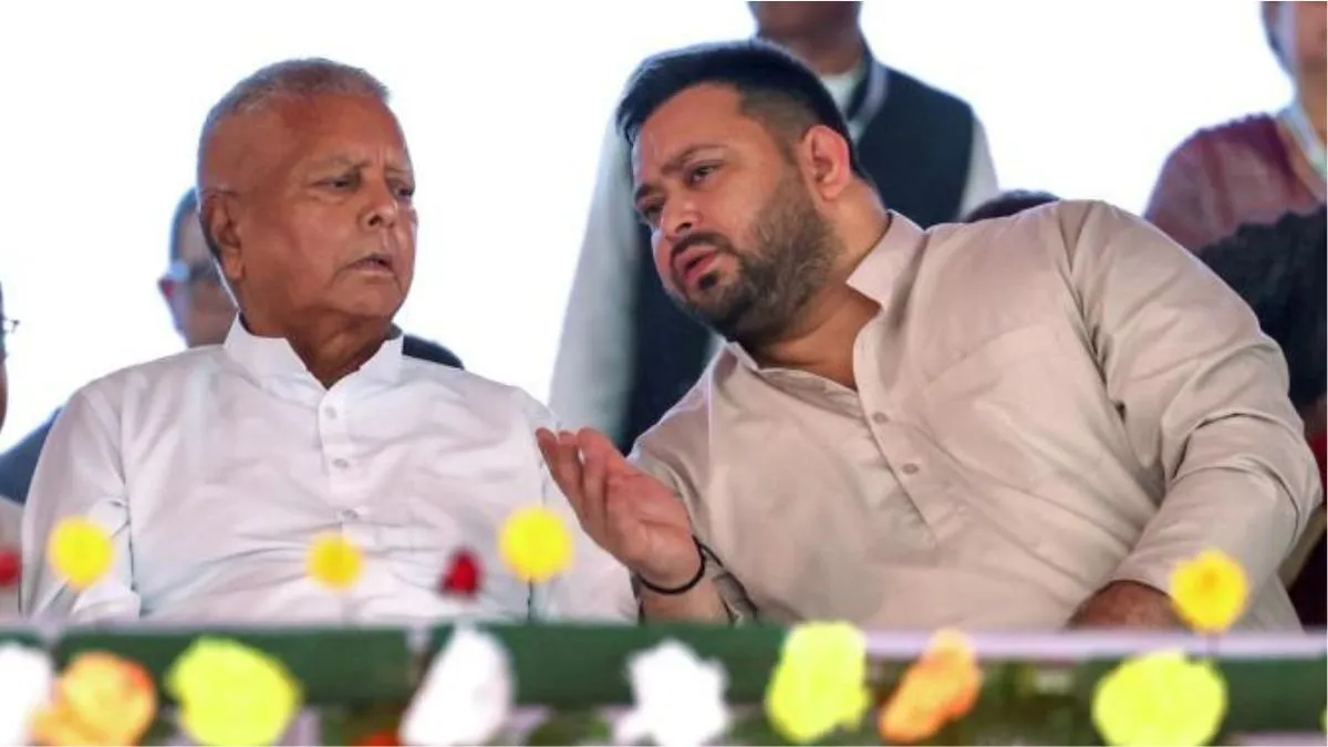 bihar-election-2025-lalu-yadav-distributes-rjd-tickets-before-seat-sharing-talks-upset-tejashwi-yadav-takes-them-back