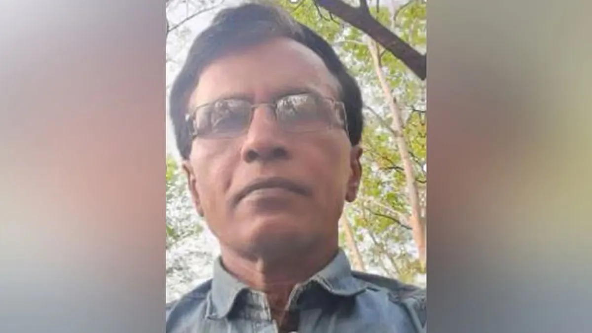 seniormost-naxal-leader-mallojula-venugopal-alias-bhupathi-surrenders-in-maharashtras-gadchiroli