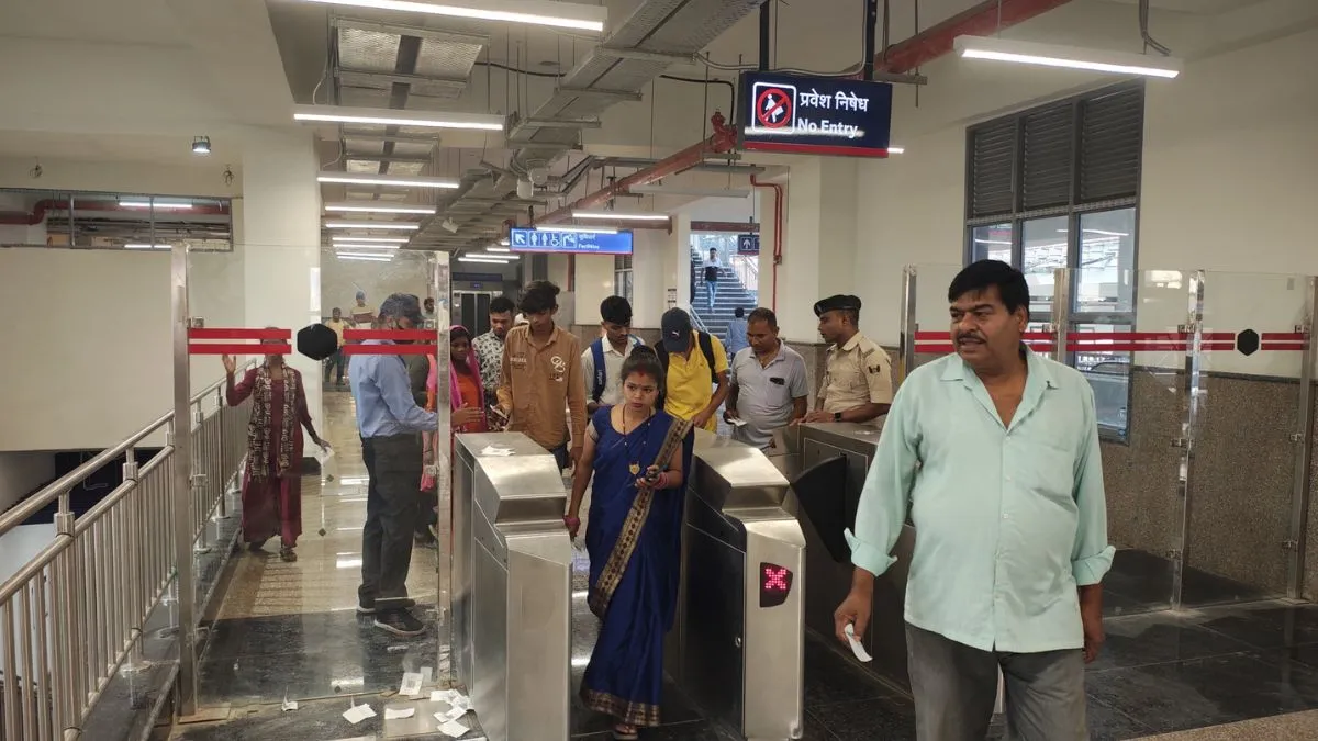 patna-metro-news-are-travellers-really-boarding-patna-metro-without-tickets-viral-videos-spark-questions-authorities-respond