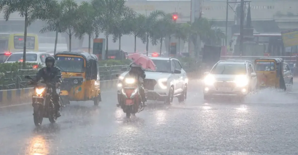 tamil-nadu-weather-alert-thunderstorms-lightning-in-chennai-until-oct-17-heavy-rain-to-lash-16-districts-this-week-check-imd-forecast