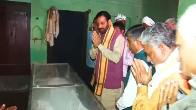 haryana-cm-nayab-saini-meets-family-of-asi-sandeep-kumar-as-two-suicides-rock-haryana-police-department-updates-on-ips-puran