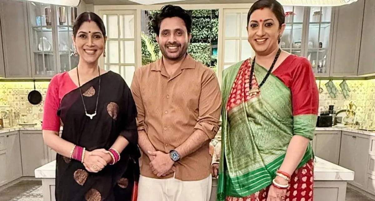 kahaani-ghar-ghar-kii-parvati-unites-with-kyunki-2-tulsi-after-25-years-internet-says-she-didnt-seem-to-age