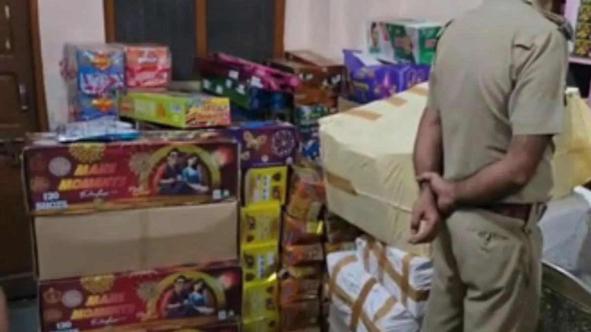 hapur-police-raid-diwali-2025-illegal-firecrackers-worth-rs-5-lakh-seized-in-babugarh-one-arrested