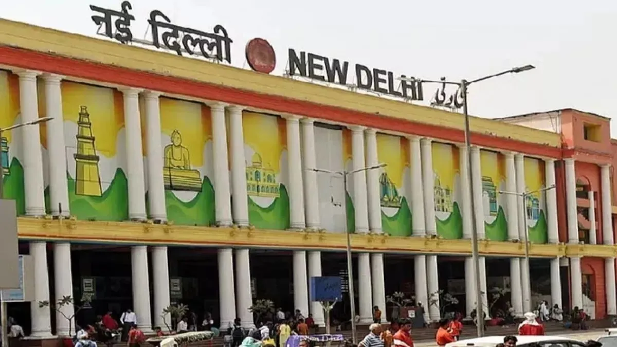 diwalichhath-rush-platform-ticket-sales-halted-at-5-major-delhincr-stations-until-oct-28