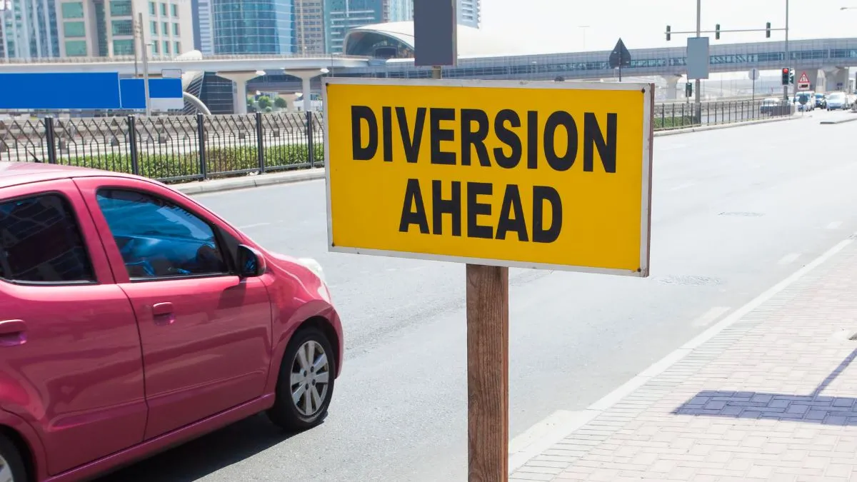 bengaluru-traffic-alert-diversions-to-kempegowda-airport-as-protest-near-budigere-halts-vehicular-movement-check-alternative-routes
