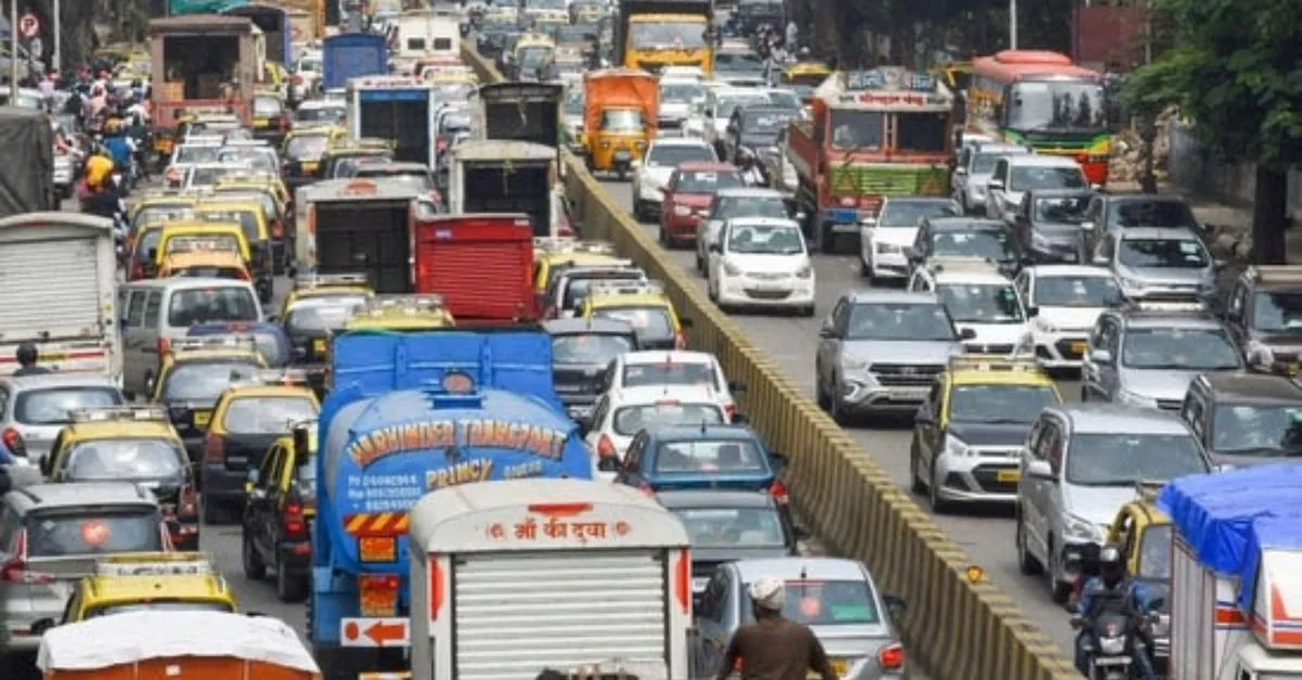 mumbaiahmedabad-highway-traffic-gridlock-enters-day-5-thousands-stranded-including-students-ambulances-and-truckers