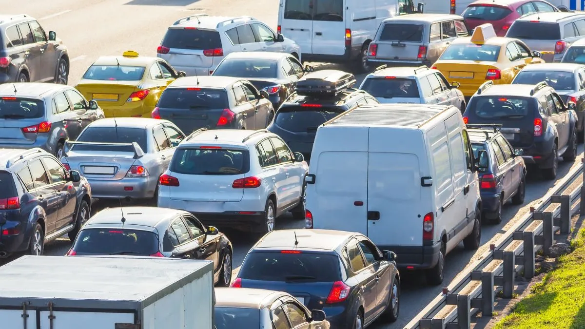 delhi-air-pollution-caqm-bans-entry-of-polluting-commercial-vehicles-from-nov-1-only-these-vehicles-to-be-allowed