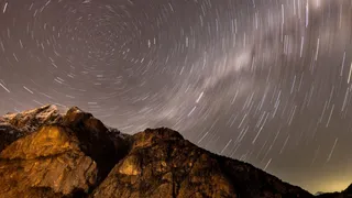 Halley’s Comet Returns: When And Where To Watch 2025’s Brightest Meteor Shower
