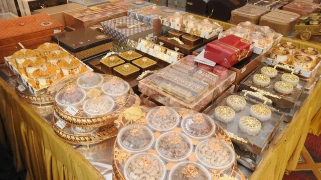 food-safety-raid-dates-inflated-with-gas-sweetened-with-saccharin-seized-in-gorakhpur