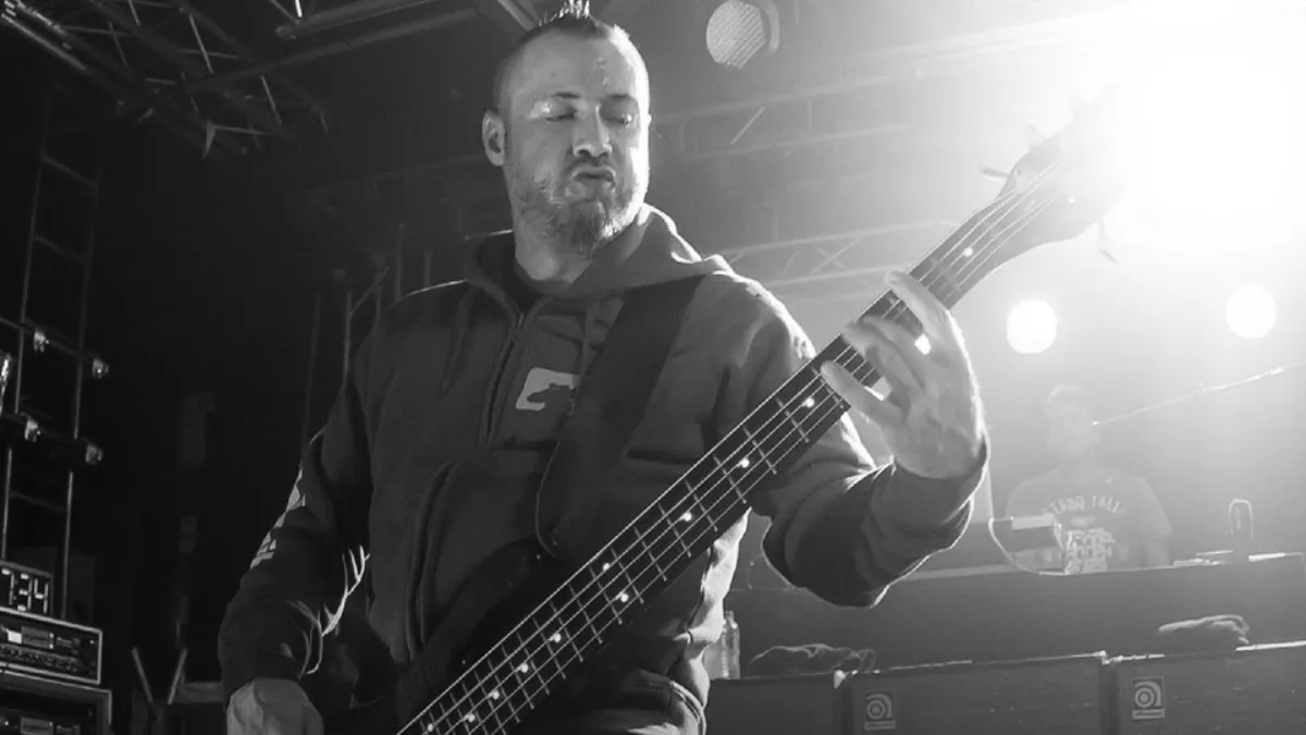 Sam Rivers Death Reason Limp Bizkit Bassist Sam Rivers Passes Away At 48