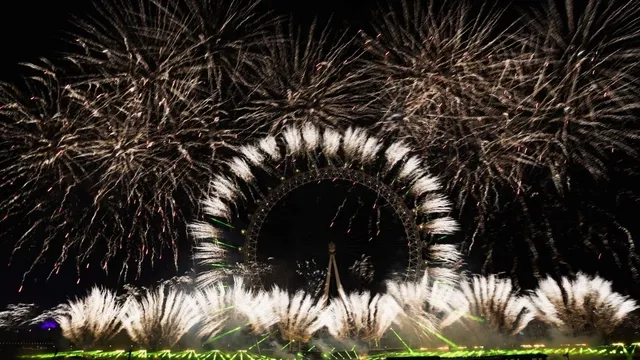 hindu-canadians-celebrate-as-mississauga-cancels-fireworks-ban-ahead-of-diwali-2025-video