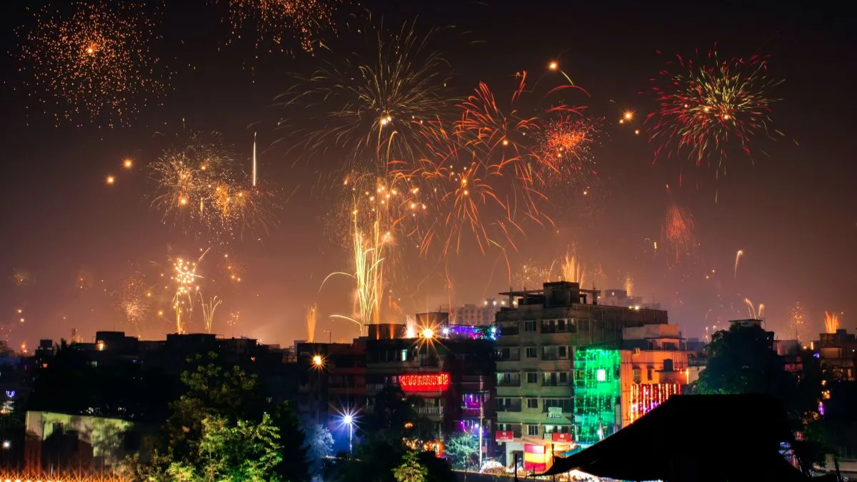 Diwali 2025 LIVE Updates: Delhi Chokes In Thick Smog As AQI Turns 'Severe'; Ayodhya’s Ram Temple Illuminated In Grand Celebration
