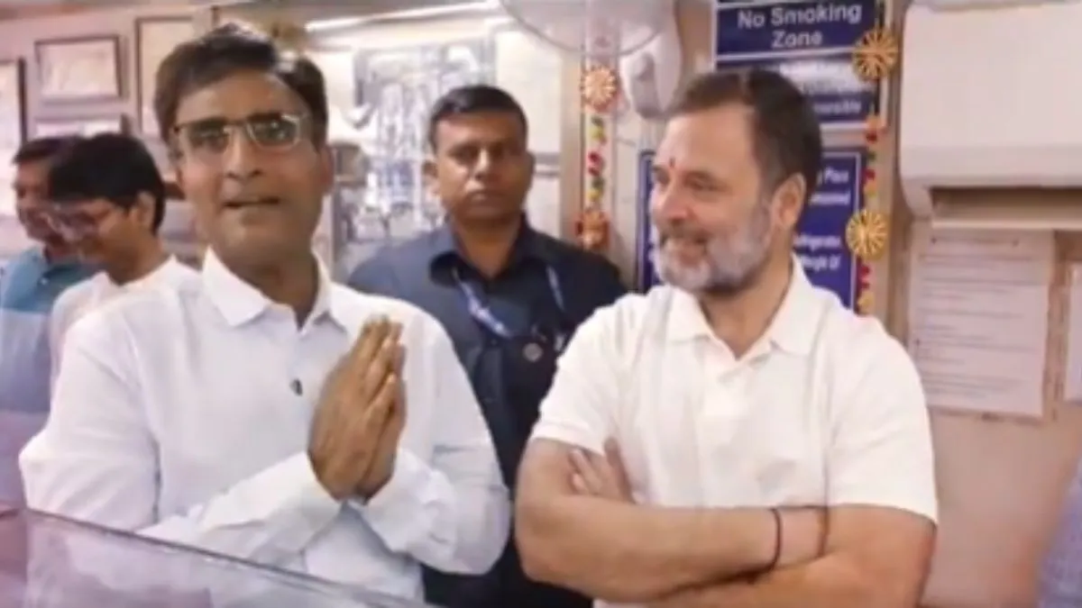 please-get-married-soon-delhi-shopkeeper-tells-rahul-gandhi-during-ghantewala-visit-calls-him-indias-most-eligible-bachelor