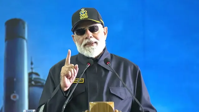 pm-modi-celebrates-diwali-with-navy-personnel-aboard-ins-vikrant-in-goa