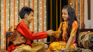 Bhai Dooj 2025: 7 Thoughtful Gifts Under Rs 1000 For Your Sister That She’ll Love This Festive Season