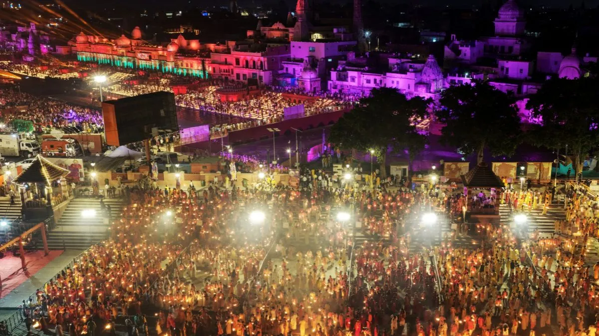 Diwali 2025 LIVE Updates: Delhi Chokes Under Smog, Over 170 Fire Calls Reported; Ayodhya And Kedarnath Glow With Diyas