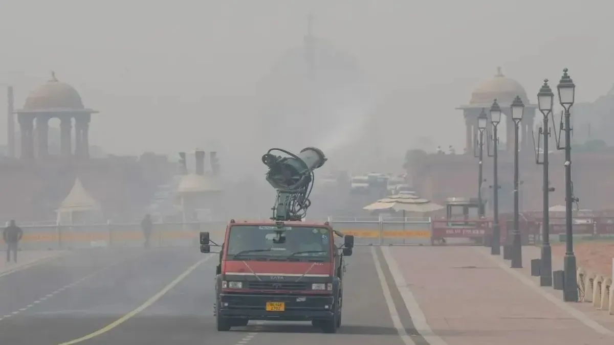 delhi-air-pollution-punjab-farm-fires-green-crackers-in-focus-as-bjp-aap-trade-charges-over-very-poor-aqi