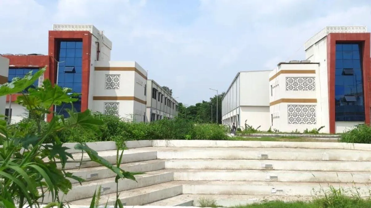 up-industrial-development-yogi-adityanath-to-launch-sardar-patel-industrial-area-scheme-on-31st