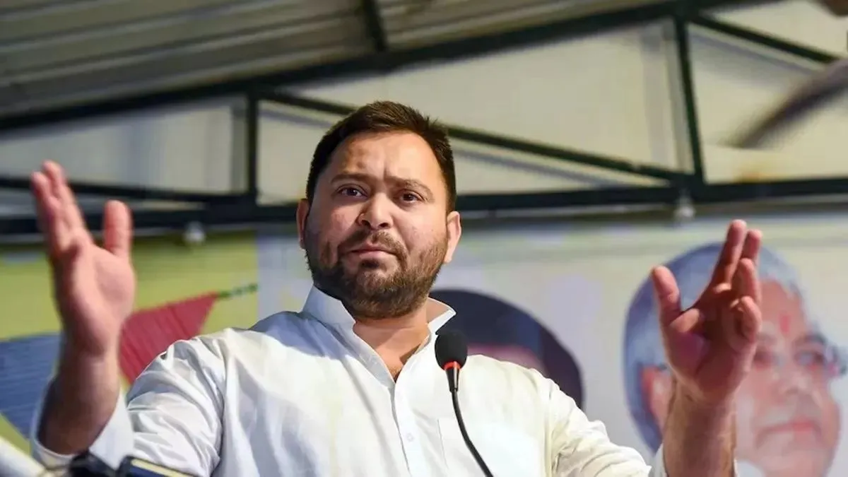 bihar-elections-tejashwi-yadav-promises-govt-employee-status-rs-30000-salary-interestfree-loans-for-jeevika-didis-details