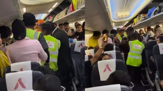 'Yeh Kya Zabardasti Hai': Drunk Passenger Creates Chaos On Akasa Air Flight, Refuses To Leave Plane In Viral Video