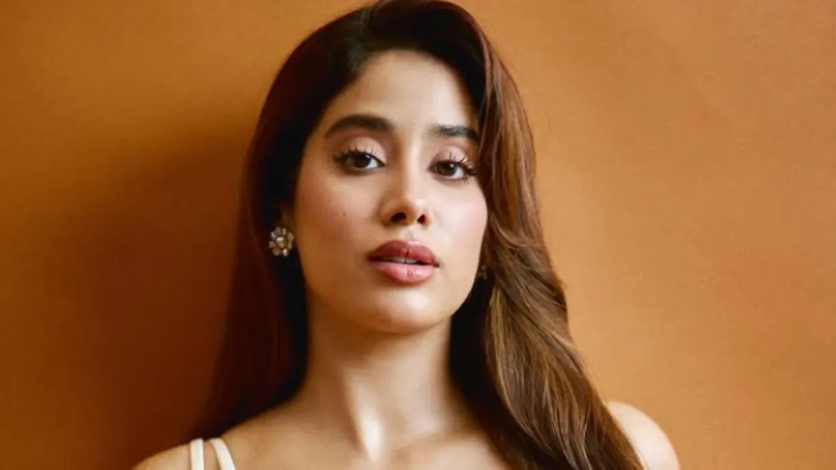 janhvi-kapoor-calls-out-false-buffaloplasty-rumours-says-its-important-to-be-transparent-with-fans
