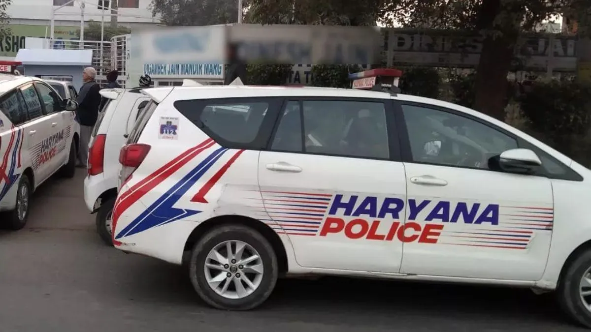 gurgaon-crime-thieves-in-womens-clothes-rob-farrukhnagar-jain-temple-2-arrested