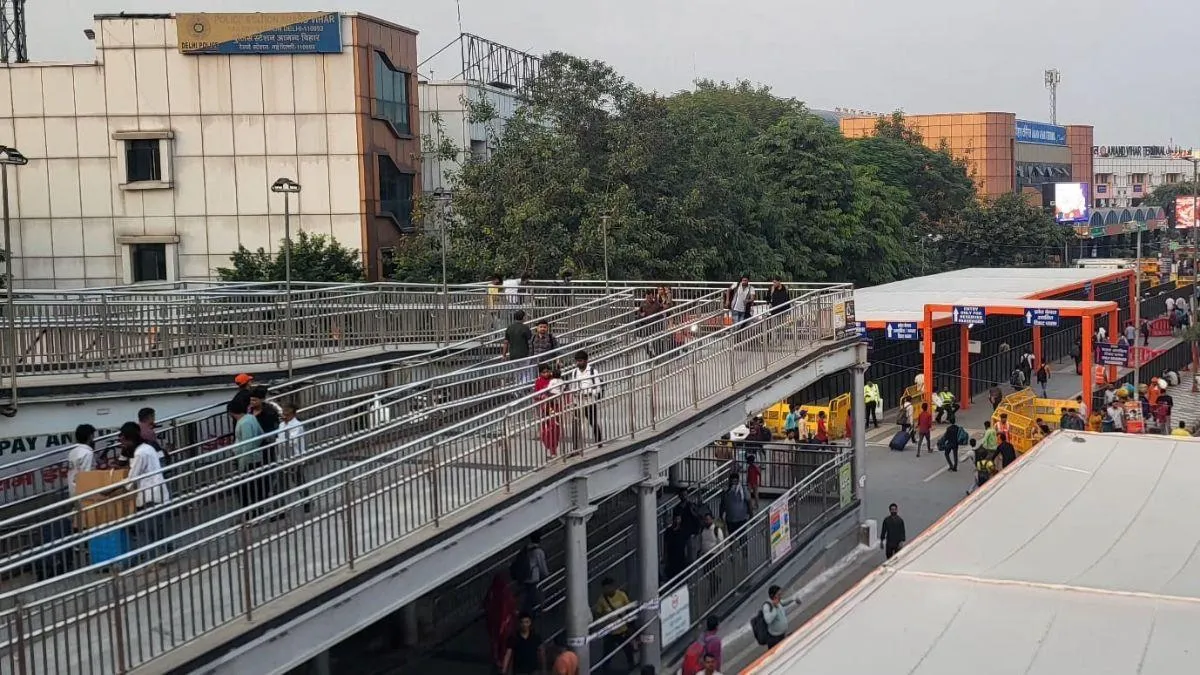 railways-approve-rites-plan-for-anand-vihar-station-new-fob-escalator-and-parking
