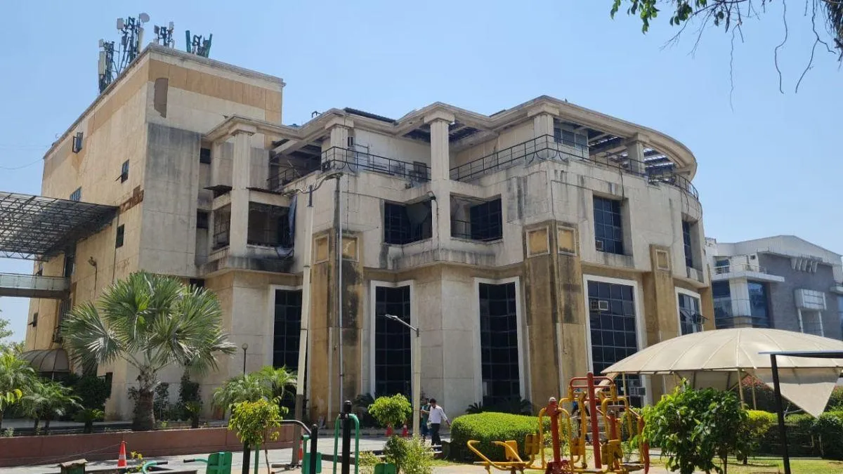 gurugram-sanitation-negligence-4-asis-issued-showcause-notices