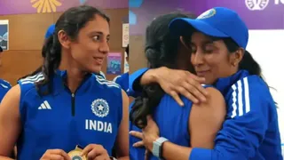 IND-W vs NZ-W Women's World Cup 2025: Smriti Mandhana Wins Her First Best Fielder Medal After Heroics Against New Zealand | Watch