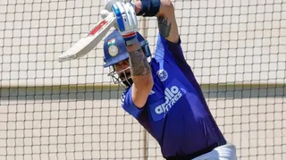 IND vs AUS: Virat Kohli Obliges Fans With Selfies Ahead Of India vs Australia 3rd ODI In Sydney | Video