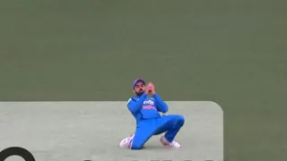 IND vs AUS: Virat Kohli's Exemplary Athleticism Takes Centre Stage In SCG As His Screamer Removes Matthew Short | Watch
