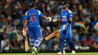 IND vs AUS 3rd ODI Live Cricket Score: Boos After Virat Kohli Survives DRS scare, Rohit Sharma Smashes Consecutive 50s