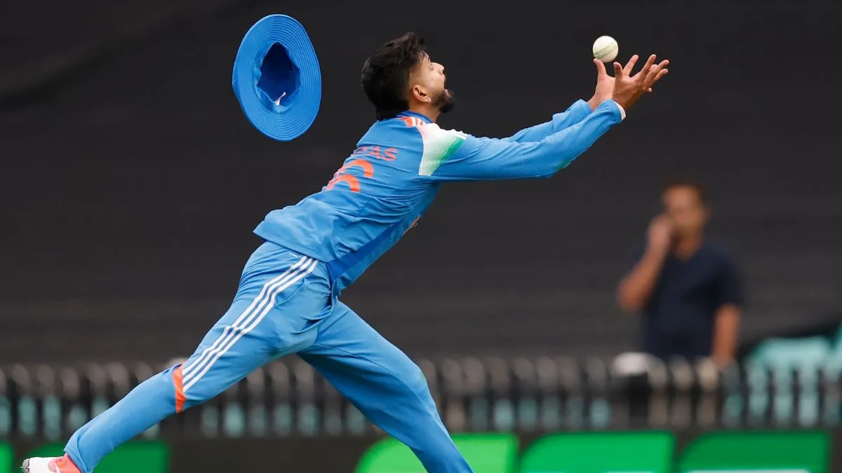 shreyas-iyer-injury-update-indian-cricket-team-vice-captain-to-be-out-of-action-for-minimum-3-weeks-shreyas-taken-to-hospital-after-rib-injury-in-sydney