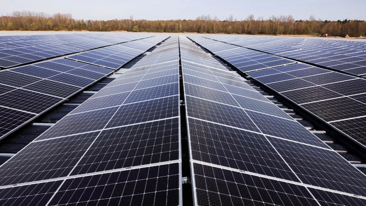 hong-kong-scientists-develop-transparent-solar-cells-that-turn-windows-into-power-generators