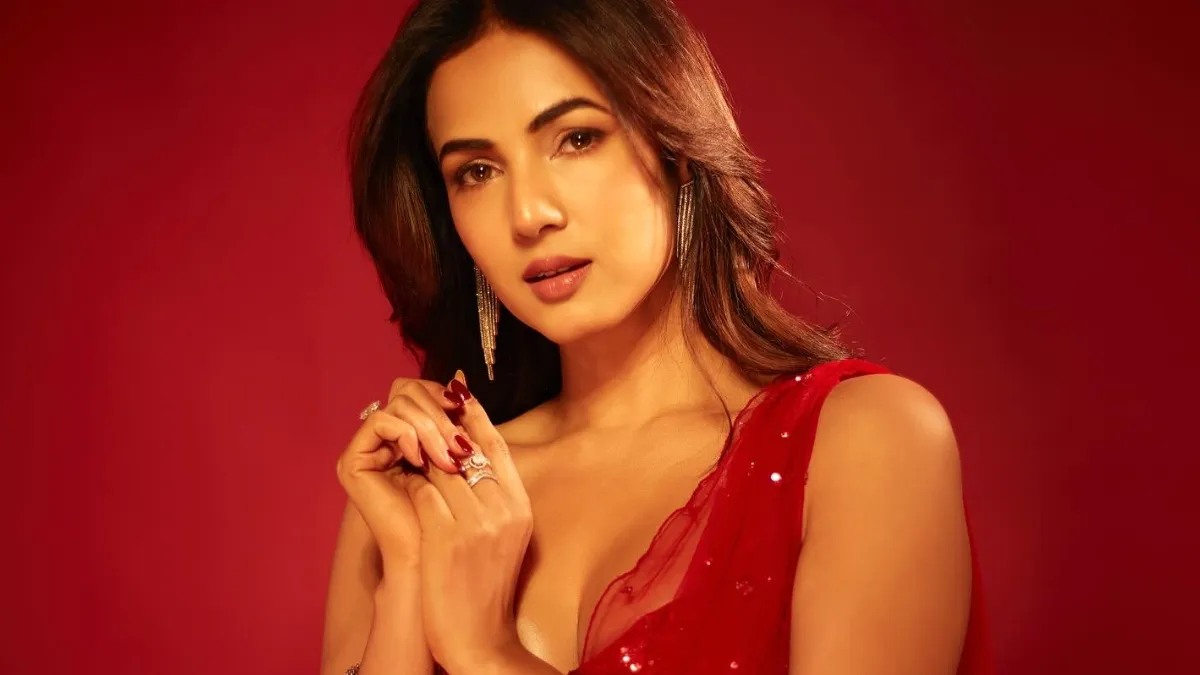 jannat-actress-sonal-chauhan-makes-grand-comeback-with-mirzapur-movie-calls-it-incredible-and-gamechanging