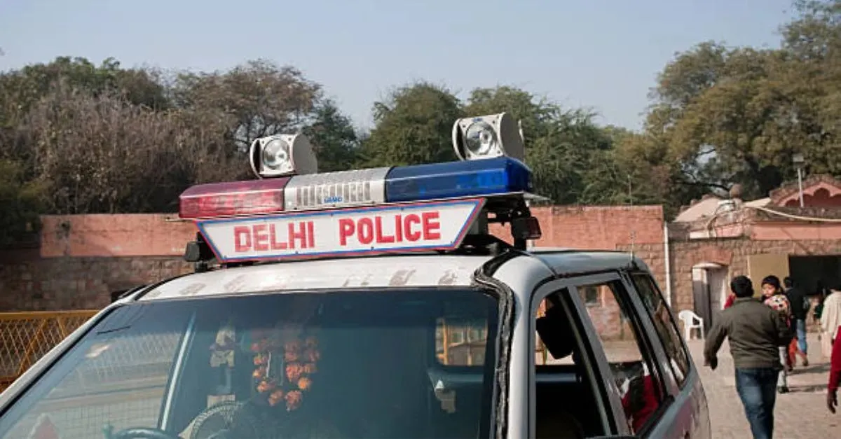 delhi-safdarjung-hospital-doctor-raped-by-delivery-partner-posing-as-army-officer-cops