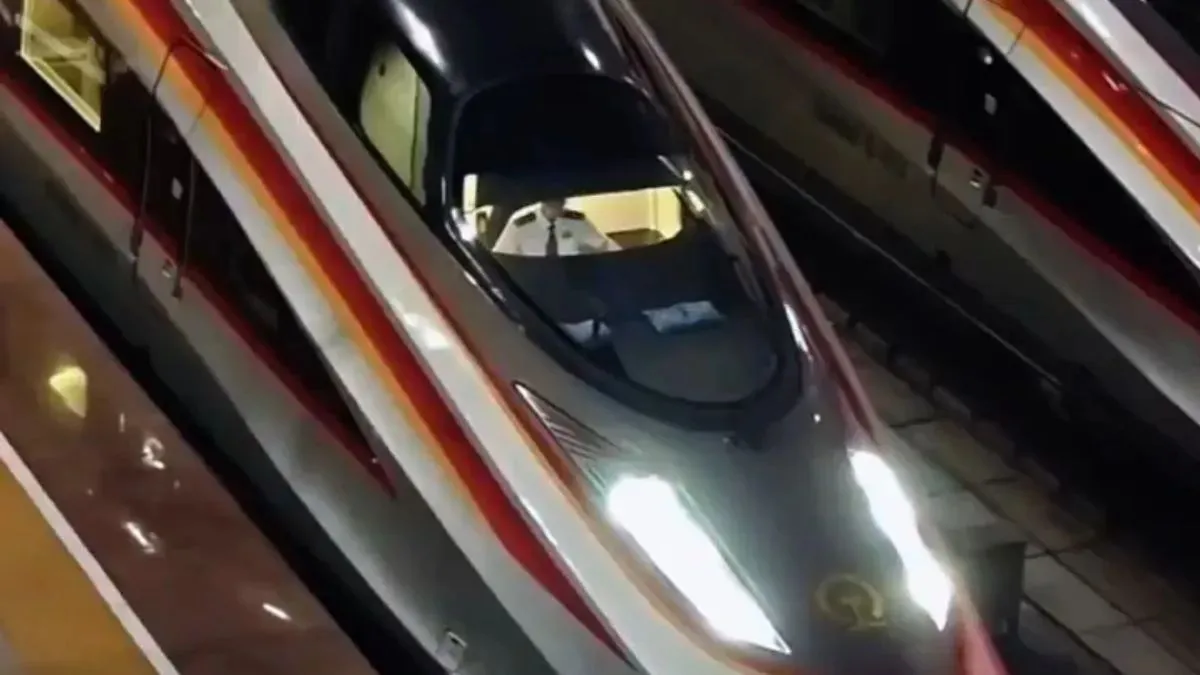 china-cr450-video-worlds-fastest-bullet-train-hits-450-kmph-leaves-japan-shinkansen-behind
