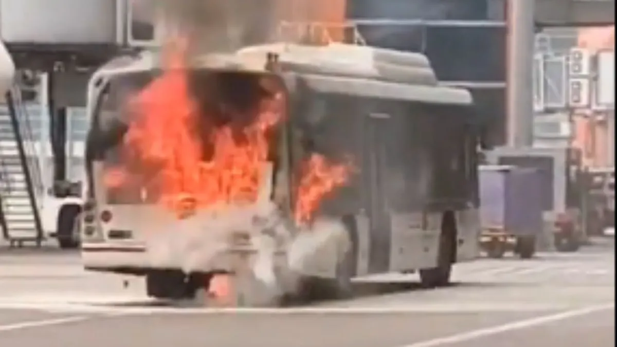 air-india-bus-catches-fire-at-delhi-igi-airport-near-t3-casualties-news-air-india-news