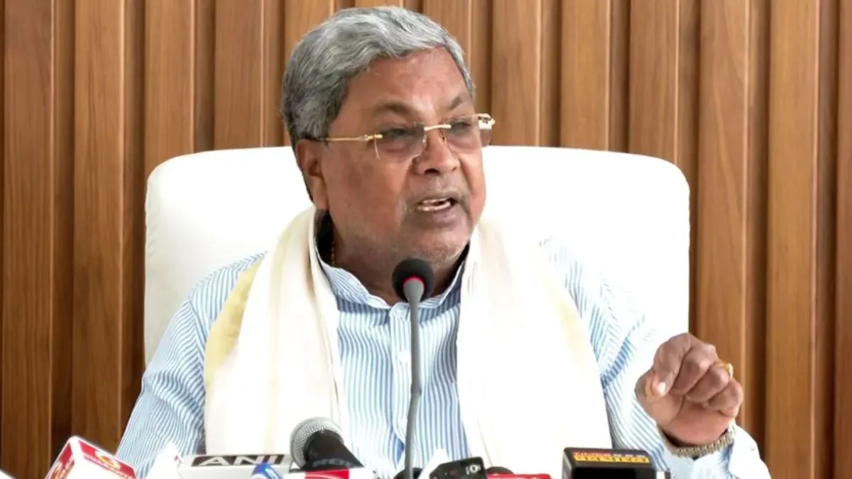 karnataka-police-contables-to-now-wear-blue-peak-caps-instead-of-traditional-slouch-hats