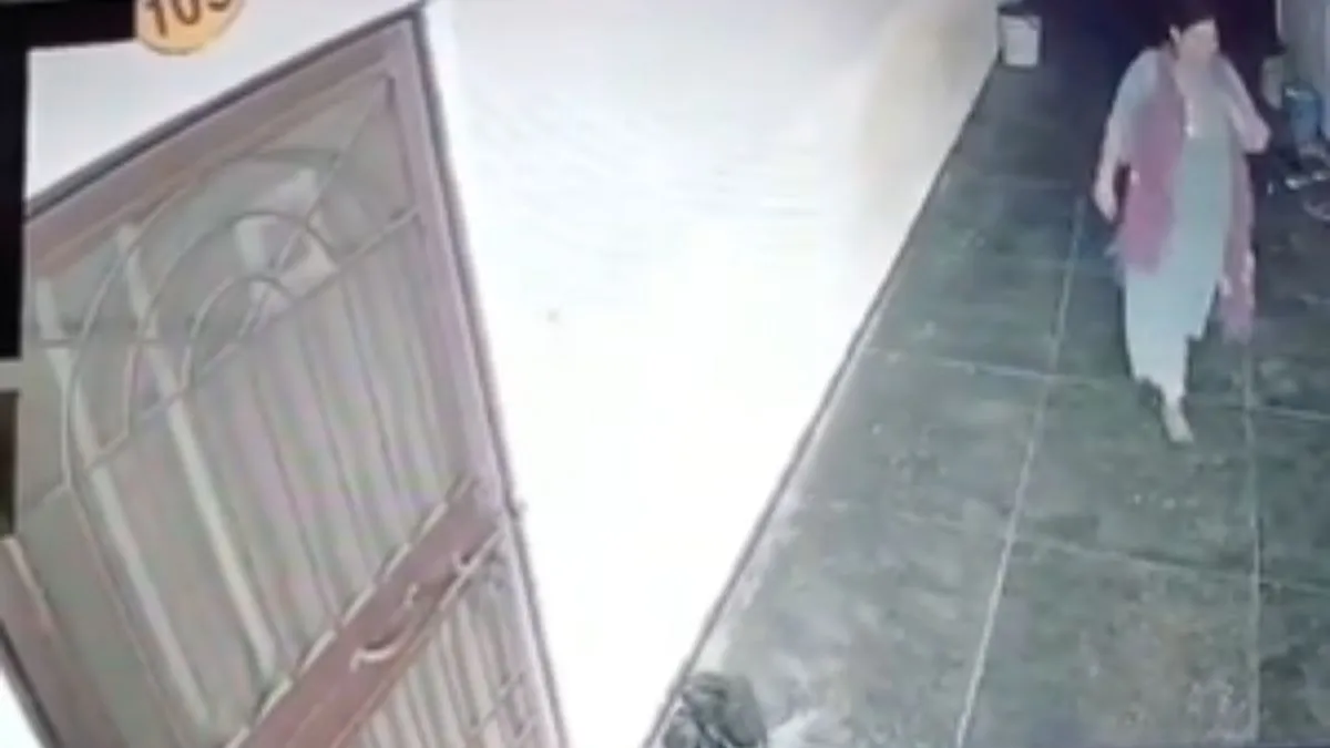 bhopal-dsp-caught-on-camera-stealing-rs-2-lakh-and-mobile-phone-from-friends-house