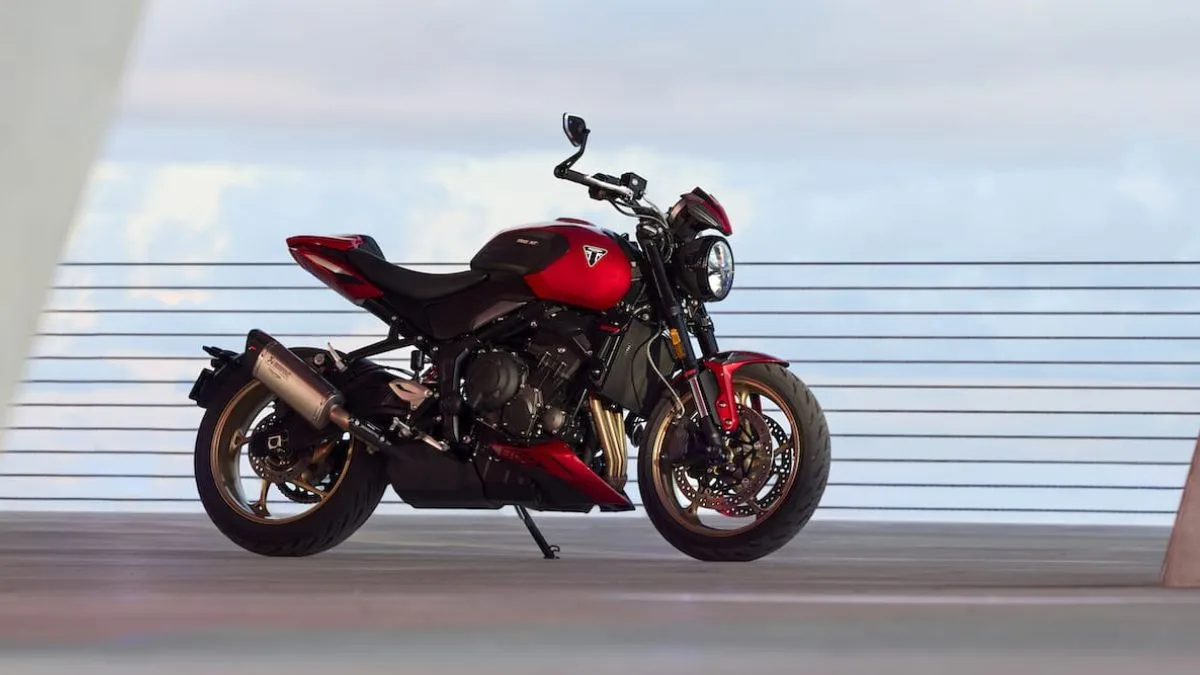 triumph-trident-800-unveiled-globally-borrows-engine-from-tiger-sport